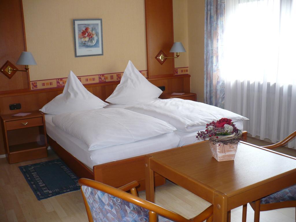 Hotel Am Birkenweg Erlangen Habitación foto
